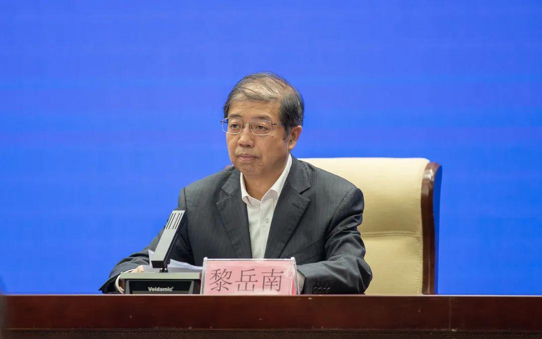全球共同應(yīng)對(duì)最新增疫情病例的挑戰(zhàn)